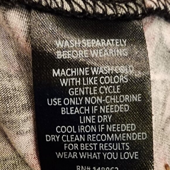 Torrid Super Soft Black & Red Rose Print Long Sleeve Tunic Top Size 1 - Picture 5 of 13